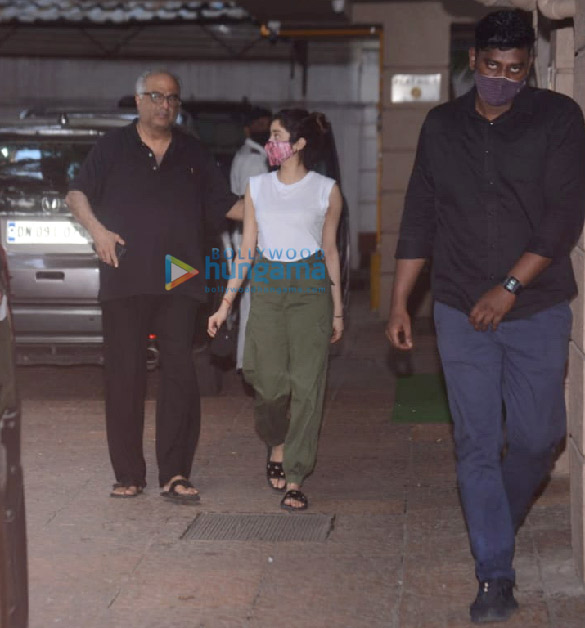 Photos: Janhvi Kapoor and Boney Kapoor snapped in Juhu