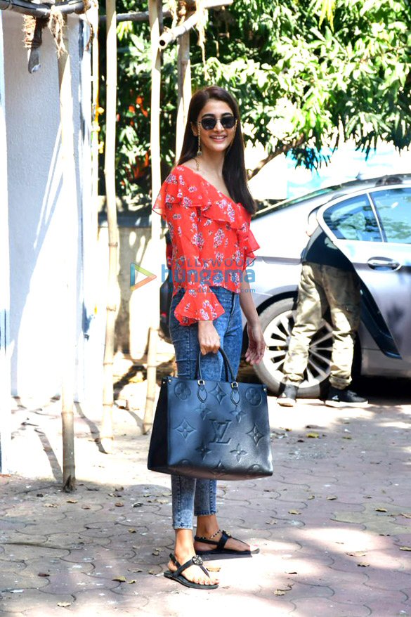 Photos Pooja Hegde spotted outside her house (4) | Pooja Hegde Images