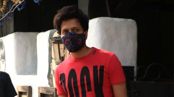 Riteish Deshmukh spotted at Hakim Alim Bandra Riteish Deshmukh spotted at Hakim Alim Bandra
