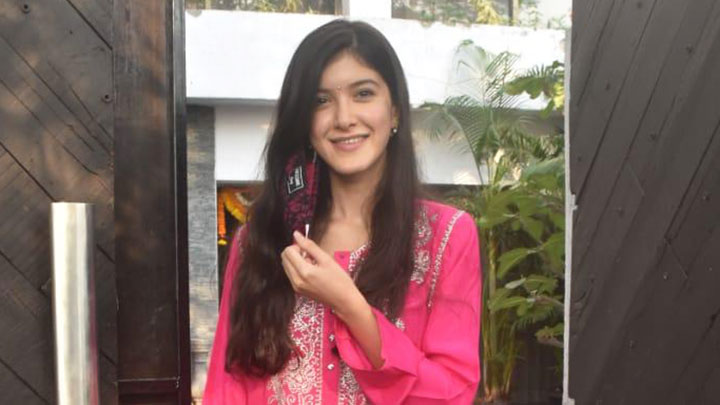 Shanaya Kapoor with Mom Maheep Kapoor and Brother Jahan Kapoor spotted at Boney Kapoor’s House Lokhandwala Shanaya Kapoor with Mom Maheep Kapoor and Brother Jahan Kapoor spotted at Boney Kapoor's House Lokhandwala