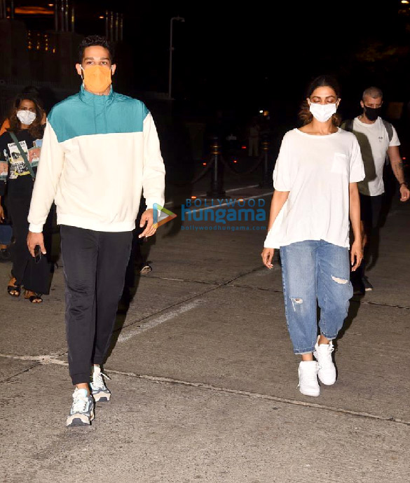 Photos: Deepika Padukone and Siddhant Chaturvedi spotted at Gateway Of India