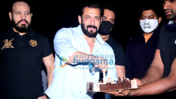 Photos: Salman Khan celebrates his birthday with family, friends at his Panvel farmhouse