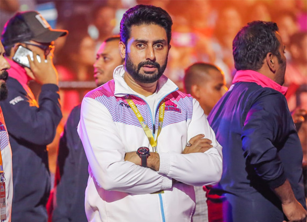 WATCH: Abhishek Bachchan gets candid with Jaipur Pink Panthers' family : Bollywood News - Vimarsana News