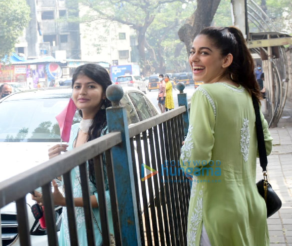 Photos: Alaya F and Anjani Dhawan spotted at dance class in Bandra Photos: Alaya F and Anjani Dhawan spotted at dance class in Bandra