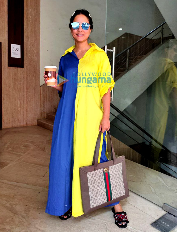 Photos: Hina Khan snapped at Goregaon Photo studio Photos: Hina Khan snapped at Goregaon Photo studio
