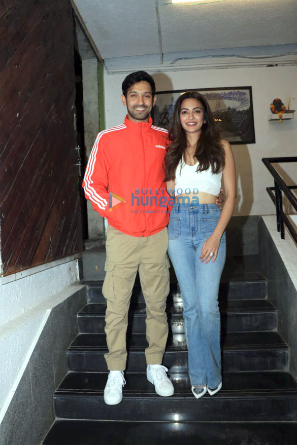 Photos: Kriti Kharbanda and Vikrant Massey snapped at the wrap up party of the film 14 Phere Photos: Kriti Kharbanda and Vikrant Massey snapped at the wrap up party of the film 14 Phere