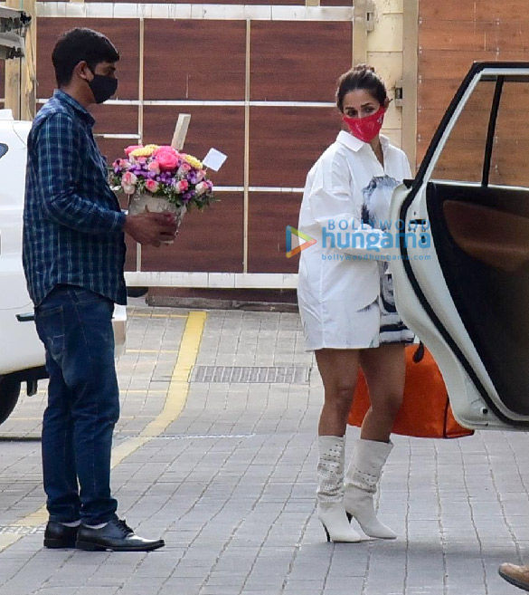 Photos: Malaika Arora, Kareena Kapoor Khan and others spotted at Amrita Arora’s house for the latter’s birthday party