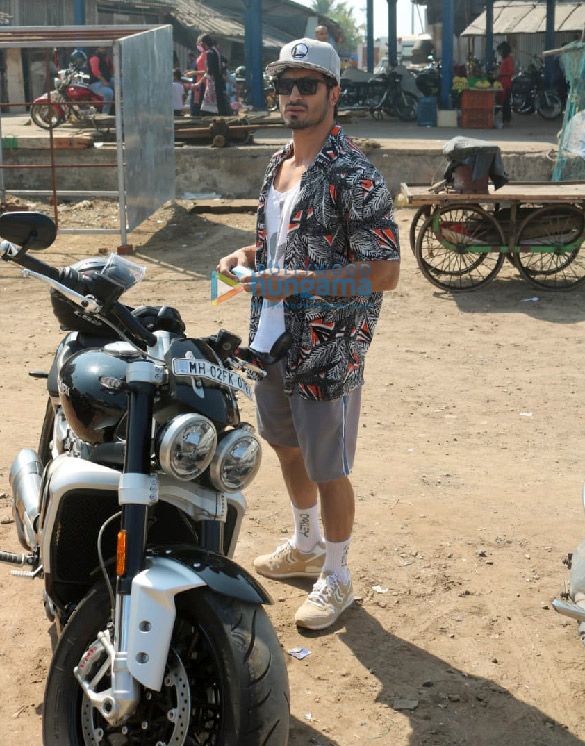 Photos: Vidyut Jammwal heads to Madh Island to shoot for Sanak – Hope Under Siege
