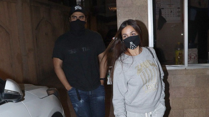 Arjun Kapoor, Malaika Arora & Amrita Arora snapped post a family dinner at Malaika’ mom’s house