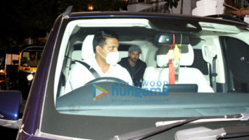 Photos: Hrithik Roshan, Sussanne Khan, Tejas Thackeray and Rashmi Thackeray snapped at Sanjay Khan’s bungalow in Juhu for private dinner
