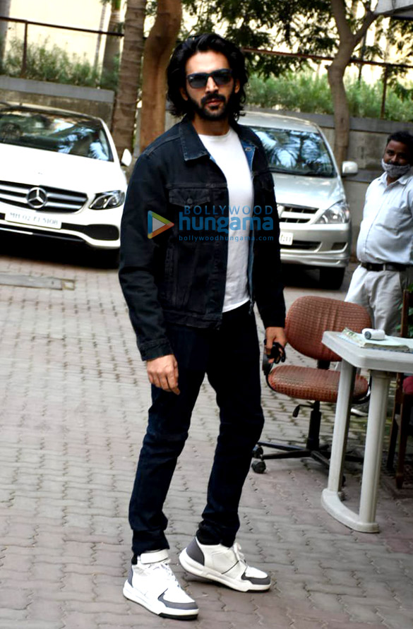 Photos: Kartik Aaryan snapped at Aanand L Rai’s office