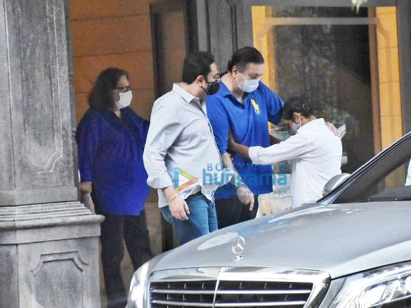 Photos: Randhir Kapoor and Babita Kapoor snapped at Mount Mary