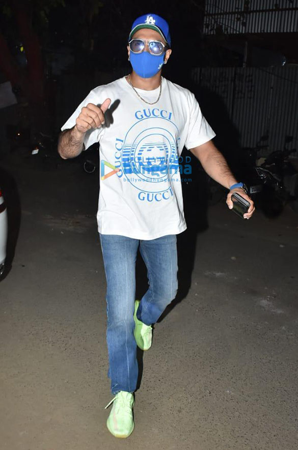 Photos: Ranveer Singh snapped at Mizu restaurant in Bandra