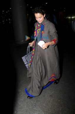 Photos: Sanya Malhotra, Ayushmann Khurrana, Kartik Aaryan and others snapped at the airport