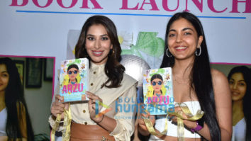 Photos: Sophie Choudry snapped at the book launch ‘Arzu’ at Phoenix Mall, Lower Parel