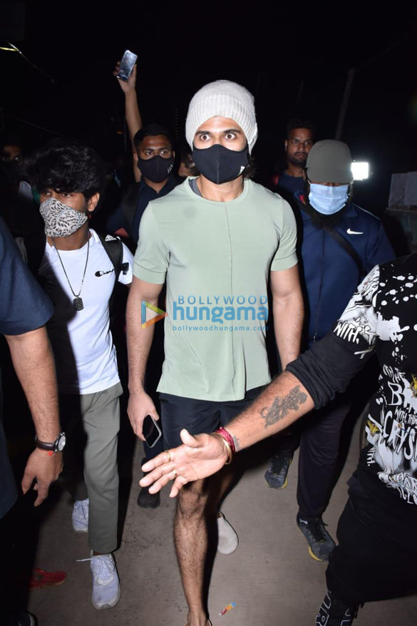 Photos: Vijay Deverakonda, Ananya Panday and Sonal Chauhan spotted at Versova Jetty
