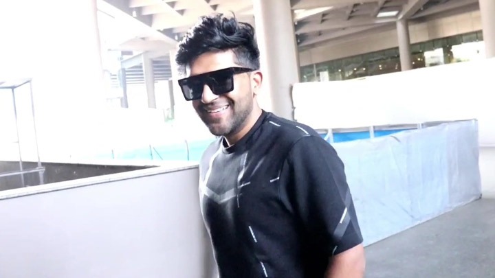 Guru Randhawa spotted at Airport Guru Randhawa spotted at Airport