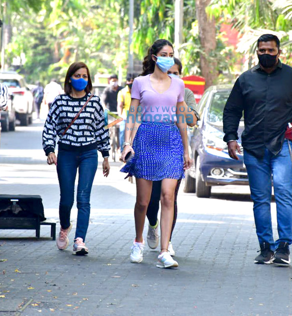 Photos: Ananya Panday snapped at a shoot in Bandra Photos: Ananya Panday snapped at a shoot in Bandra