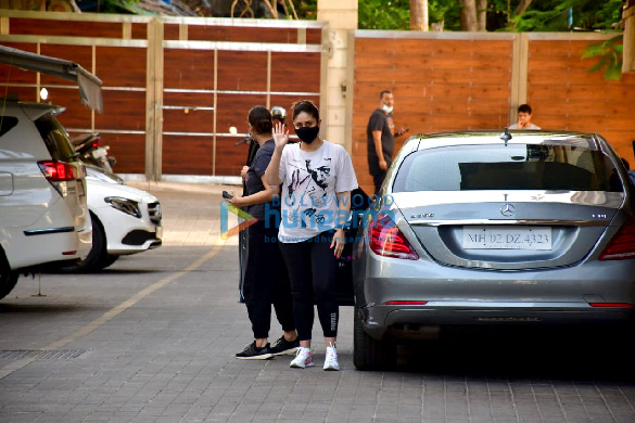 Photos: Kareena Kapoor Khan spotted at the gym