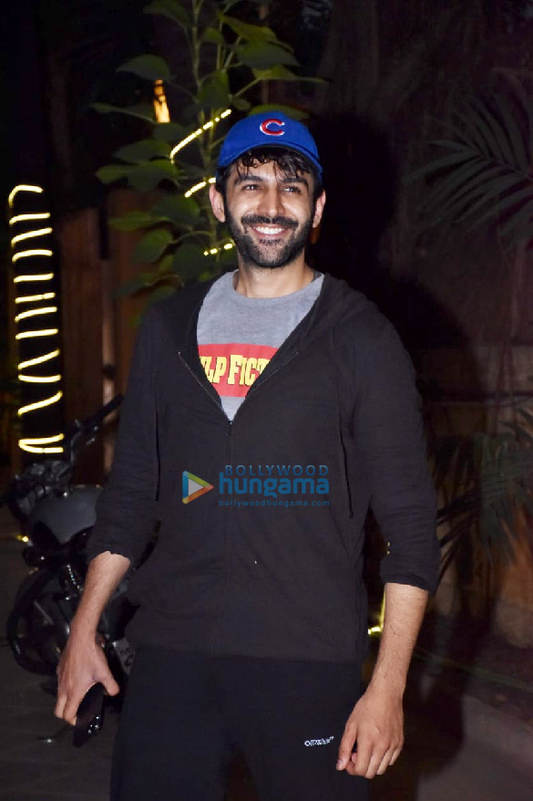 Photos: Kartik Aaryan and Kiara Advani snapped at a dance class in Juhu