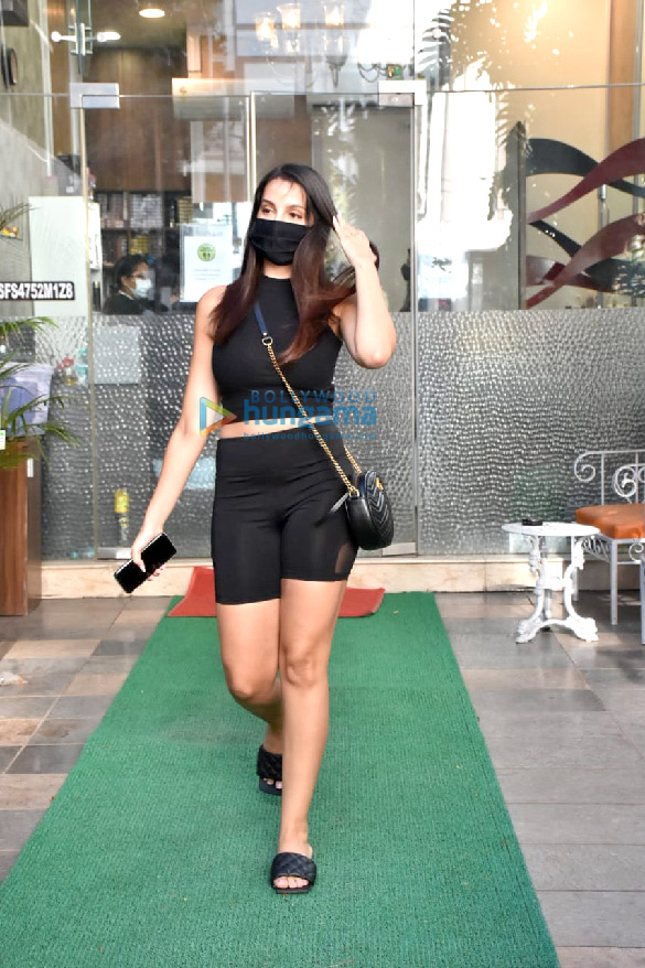 Photos: Nora Fatehi snapped at Muah salon in Bandra Photos: Nora Fatehi snapped at Muah salon in Bandra