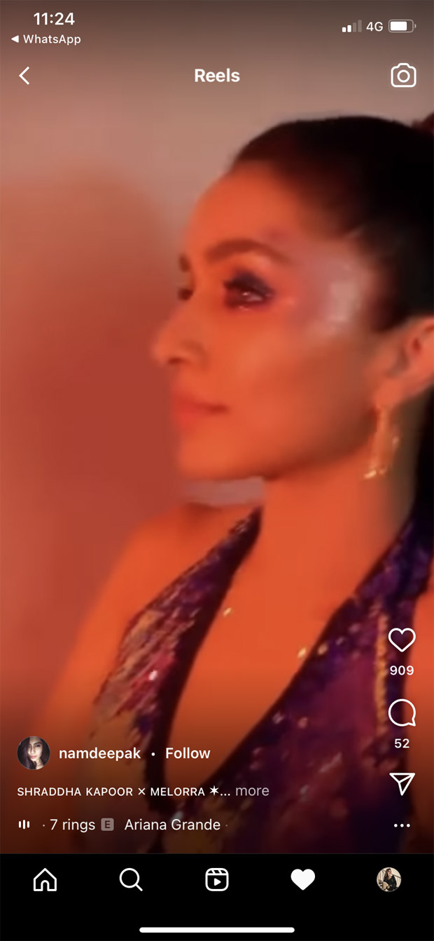Shraddha Kapoor dons plunging neckline टिमटिमाना जंपसूट और flaunts उसकी glowing ऊपर इस वीडियो में 