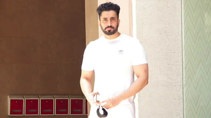 Sunny Singh spotted at Juhu Sunny Singh spotted at Juhu