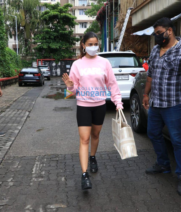 Alia-Bhatt-steps-out-for-brunch-in-pink-sweatshirt-and-cycling-shorts-with-luxury-Dior-bag-worth-Rs.-2.4-lakh-2.jpeg