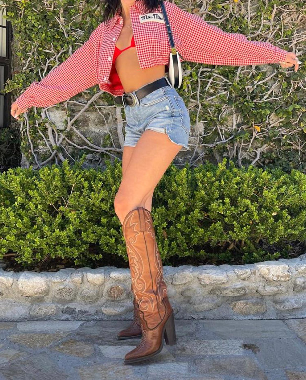 dua lipa baggy jeans
