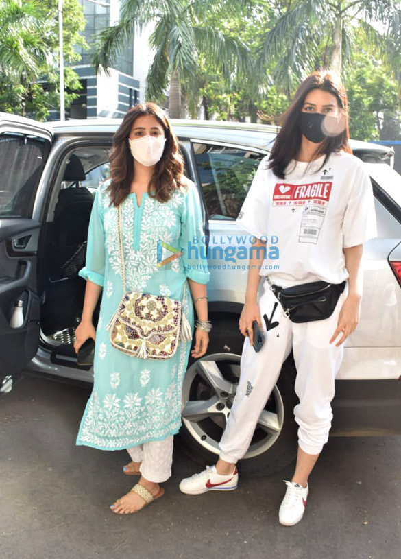Photos: Kriti Sanon and Nupur Sanon snapped in Juhu