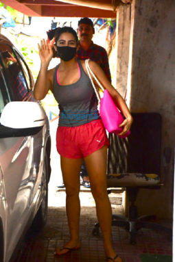 Photos: Pooja Hegde and Sara Ali Khan spotted at a pilates studio
