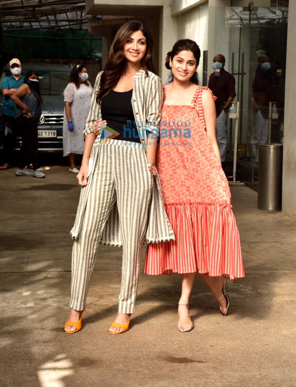 Photos: Shilpa Shetty and Shamita Shetty snapped at a dubbing studio in Juhu