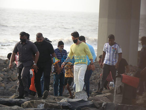 Photos: Tiger Shroff and Jackky Bhagnani snapped in town after shoot