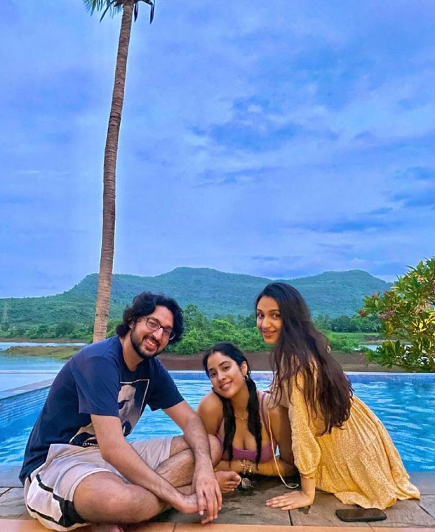 Janhvi-Kapoor-shares-series-of-throwback-pictures-as-she-chills-by-the-pool-with-friends-1.jpeg