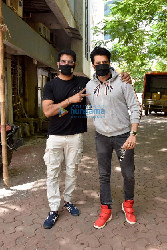 Photos: Maniesh Paul and Sharad Kelkar spotted in Andheri
