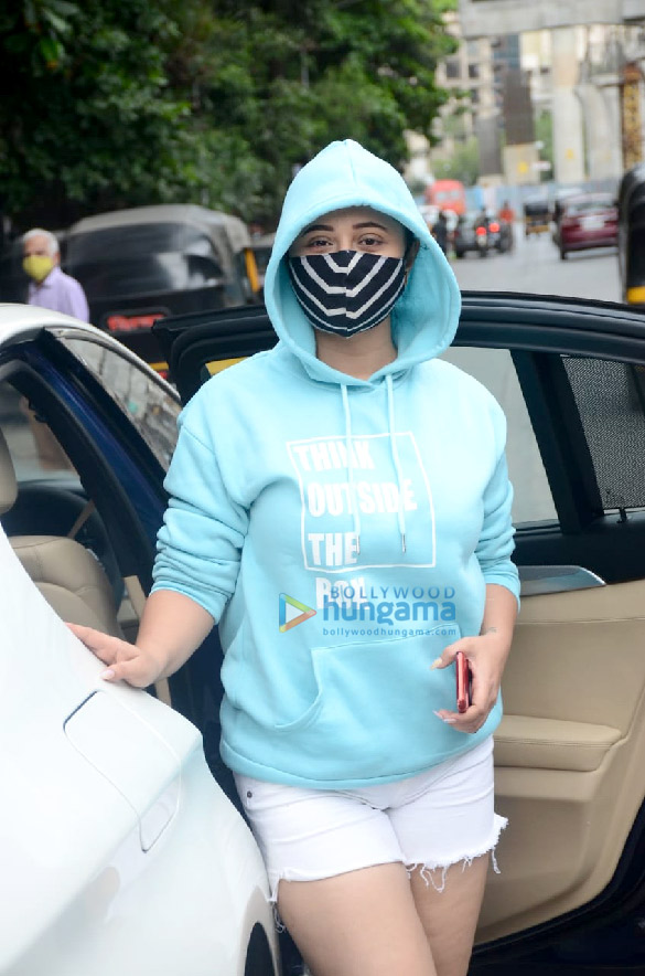 Photos: Rashami Desai snapped in Andheri