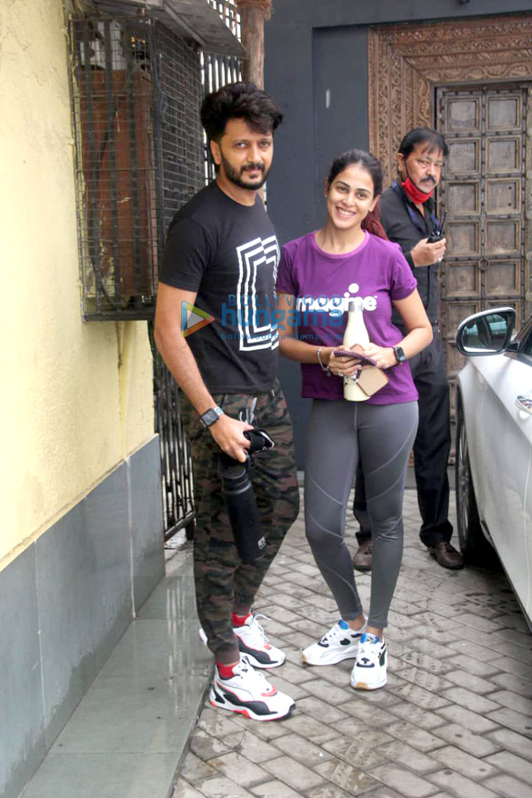 Photos: Riteish Deshmukh and Genelia Dsouza spotted at the gym