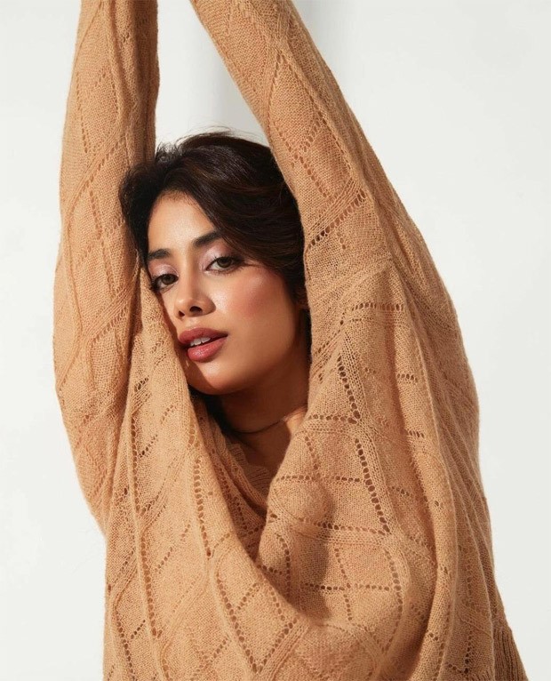 Janhvi-Kapoor-keeps-it-comfy-in-affordable-rust-knit-top-worth-4k-4.jpg