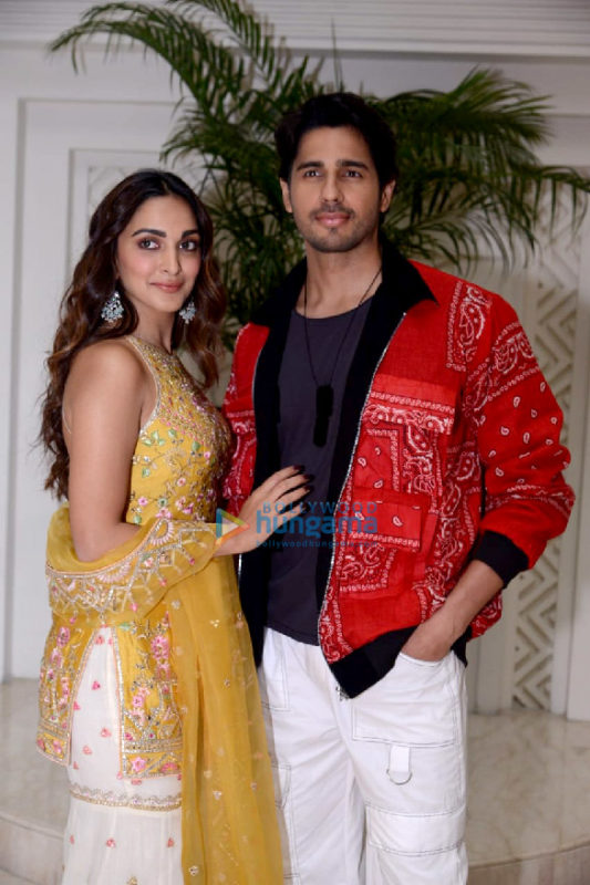 Photos: Sidharth Malhotra And Kiara Advani Snapped During Shershaah ...