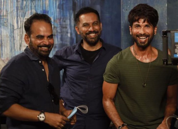 Shahid Kapoor Shares Bts Pictures From His Debut Web Series With Raj And Dk Bollywood News 