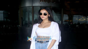 Photos: Sonal Chauhan, Disha Patani and others snapped at the airport