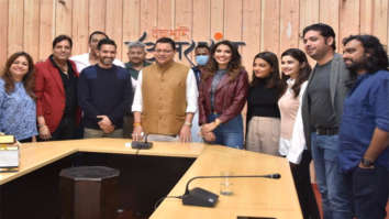Vikrant Massey, Radhika Apte, producers Deepak Mukut, Mansi Bagla and team of Forensic meet Uttarakhand CM Shri Pushkar Singh Dhami