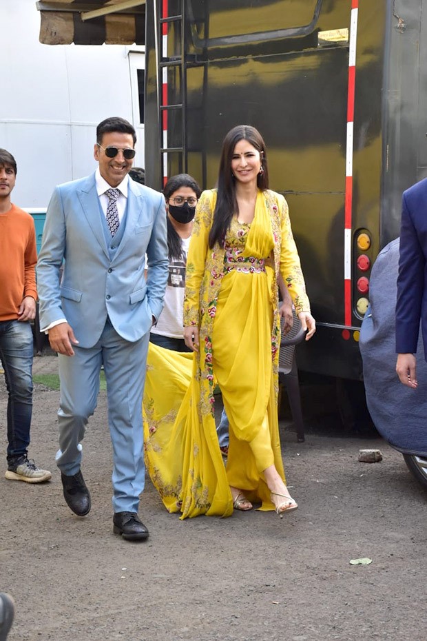 Katrina Kaif goes desi while Akshay Kumar opts for a three piece suit as they promote Sooryavanshi on KBC 5