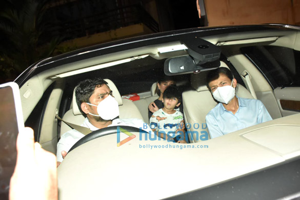 Photos: Kareena Kapoor Khan snapped with her son Taimur Ali Khan at Karisma Kapoor’s house