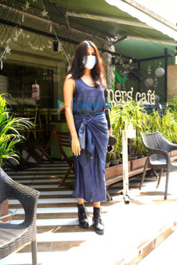 Photos: Rhea Chakraborty spotted at The Farmer's Cafe