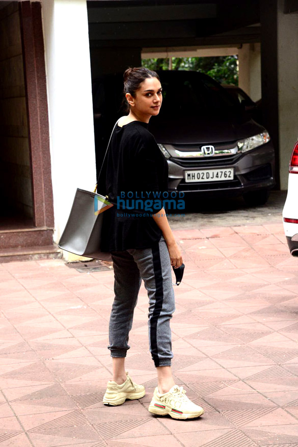 Photos: Aditi Rao Hydari spotted in Bandra