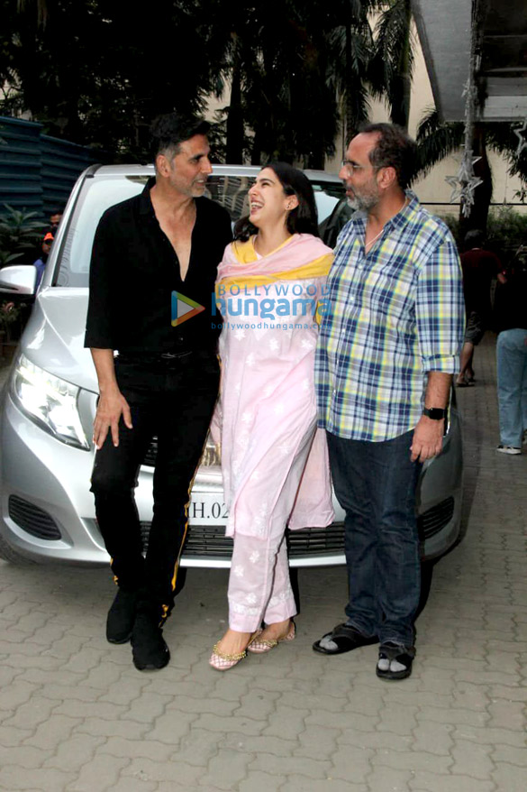 Photos: Akshay Kumar and Sara Ali Khan spotted with director Aanand. L. Rai Photos: Akshay Kumar and Sara Ali Khan spotted with director Aanand. L. Rai