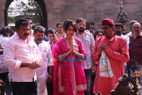 Photos: Mallika Sherawat snapped at the mahurat announcement of the film Naagmati Photos: Mallika Sherawat snapped at the mahurat announcement of the film Naagmati