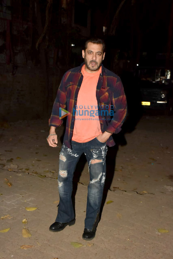 Photos: Salman Khan snapped during Antim – The Final Truth promotions at Mehboob Studio in Bandra