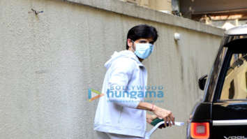 Photos: Sidharth Malhotra spotted at Dharma office in Bandra